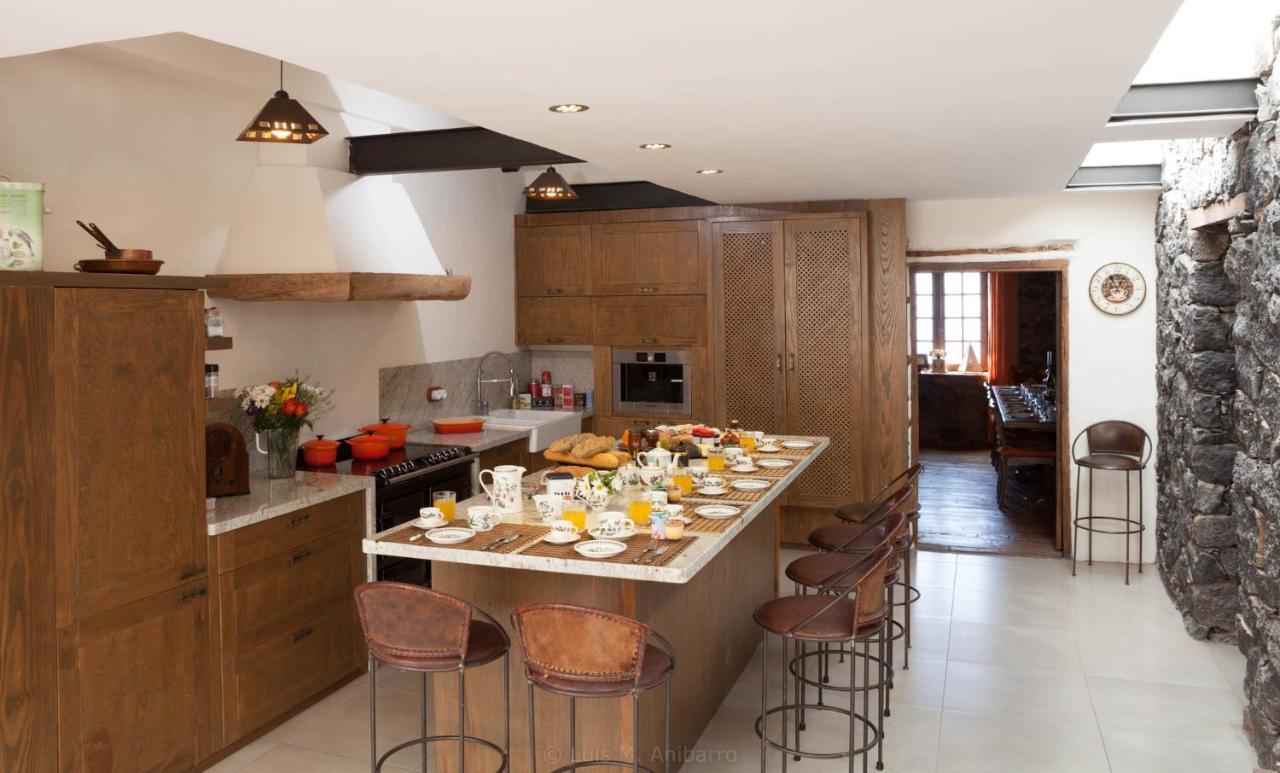 Historic Canarian House, Private Heated Infinity Pool, Bbq, Wifi + Panoramic Ocean Views 阿罗纳 外观 照片
